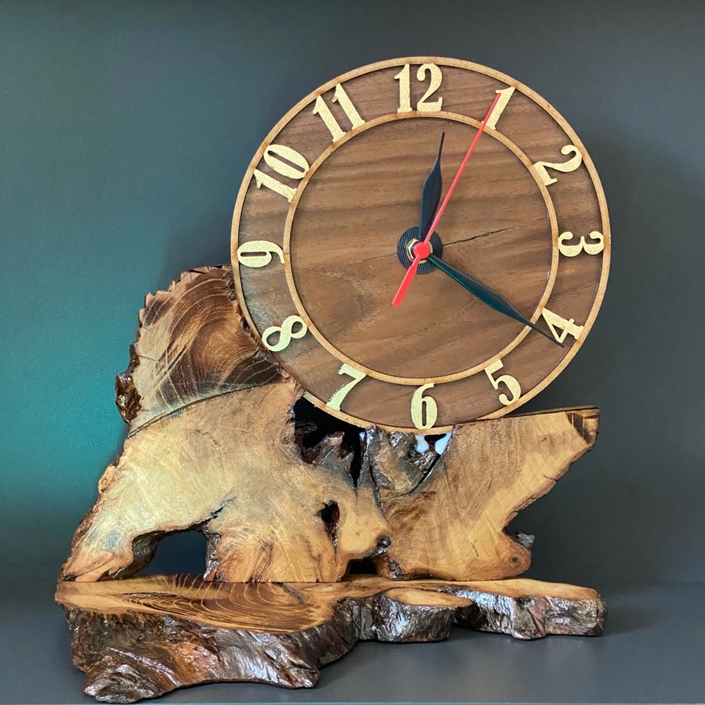 NEW THE LION Walnut Root Wood Table Clock With Gilded Gold Leaves Numerals